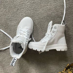 dr. martens combs boot - white